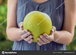 Pomelo Benefits: Tea and Oil for Health and Wellness